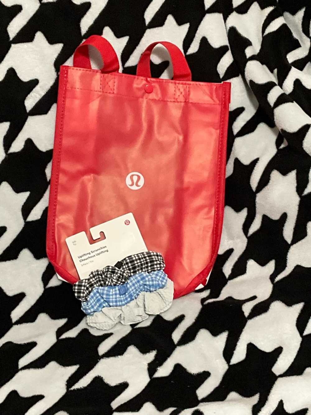 Lululemon Uplifting Scrunchies w/Tote Bag